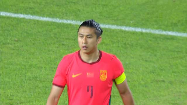 旧将：米兰现在没总监没主帅，伊布却还在解说世界杯